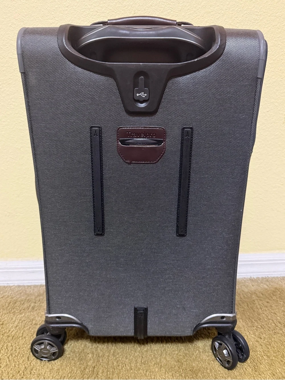 Travelpro Platinum Elite Expandable Carry On Suitcase in Vintage Gray